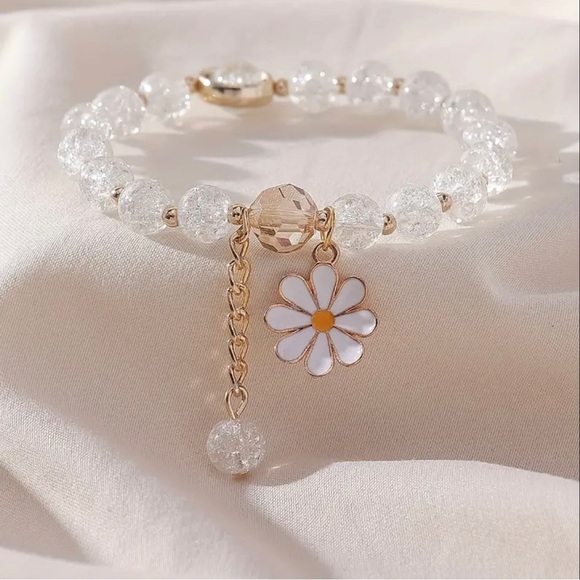 Jewelry - Daisy Glass Beaded Pendant Bracelet